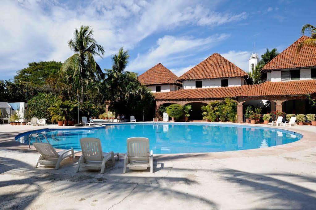 Hotel Villas Paraiso Сіуатанехо Екстер'єр фото